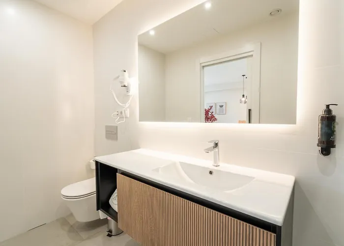 Cies Luxury Suitel Areosa 22